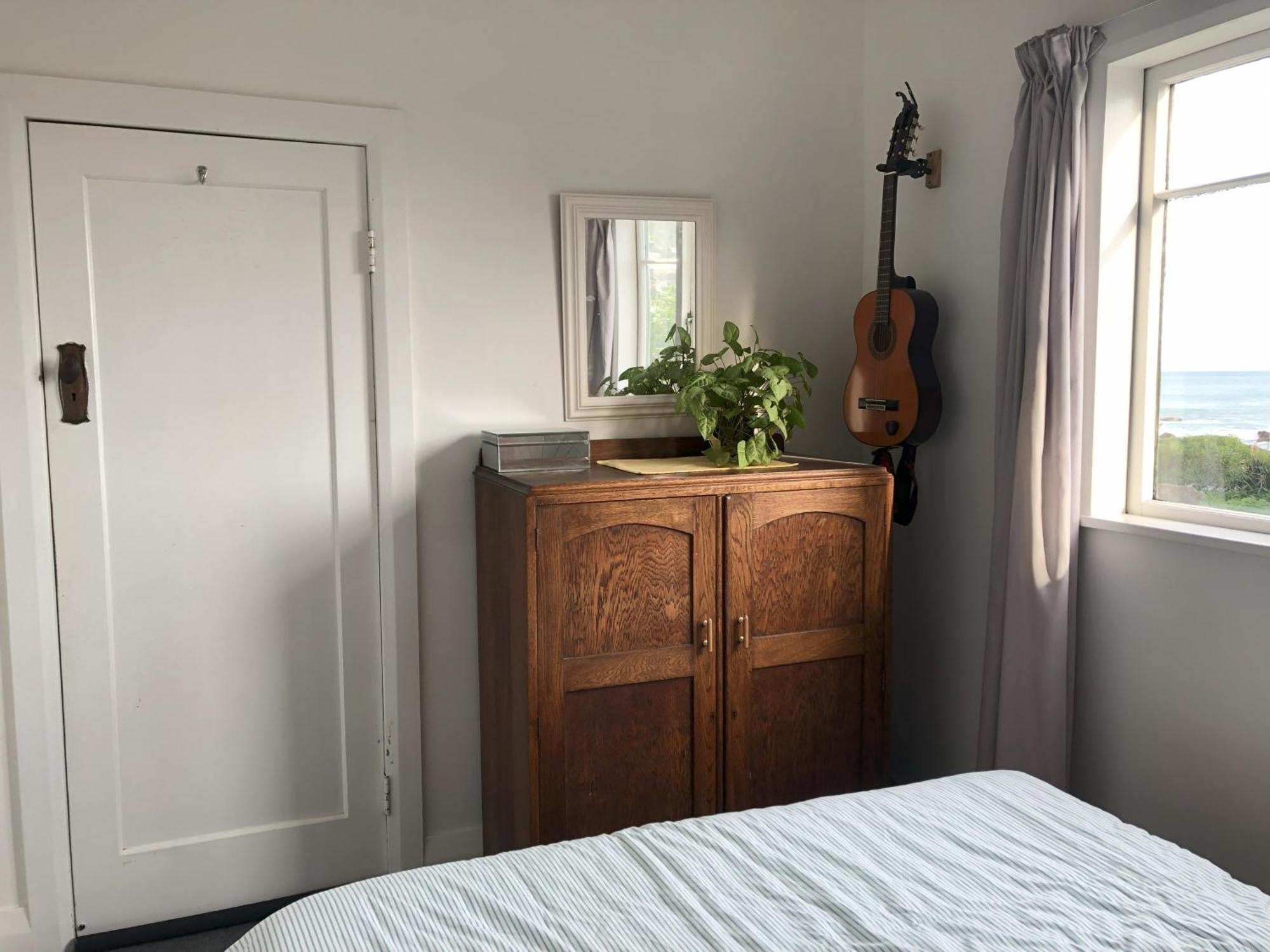 Seafront Haven In Island Bay With Deck, Outdoor Bath, And Parking Lägenhet Wellington Exteriör bild